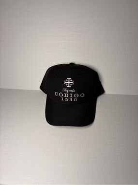 Código 1530 Black Logo Baseball Cap